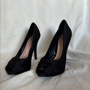 Miss America Elegant Black Satin Peep-Toe Heels
Size 8M